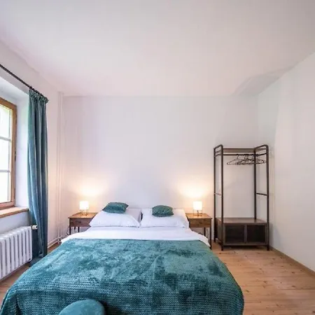 Myslivna Mukarov Guest house 3*