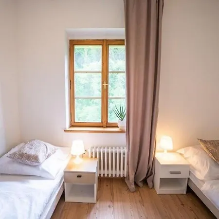 Myslivna Mukarov 3*